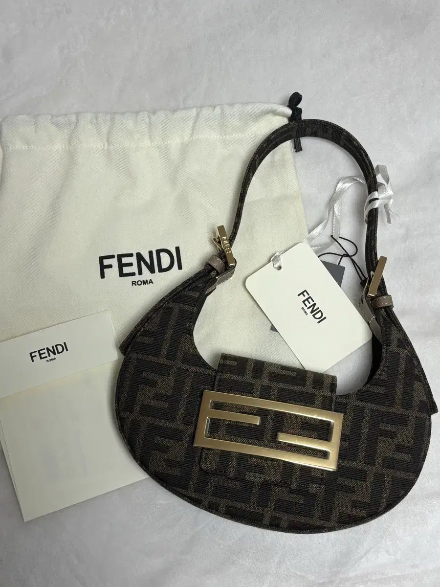 FENDI 펜디 쿠키백 새상품